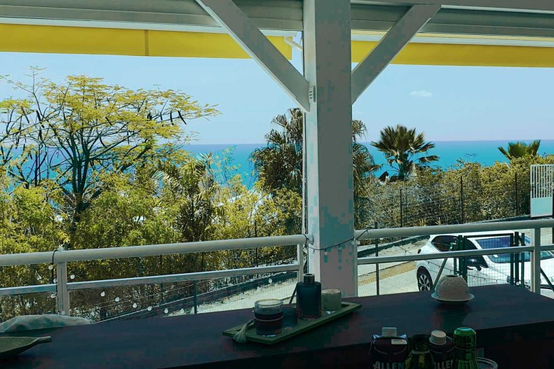 Vue mer depuis la cuisine